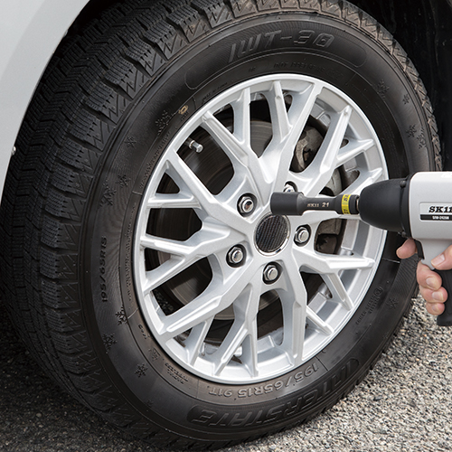 ★SK11 インパクトレンチ1/2 藤原産業 AIW-242A1 本体のみ 工具 ED0229 【中古】 SK11 エアインパクトレンチ AIW-242A1